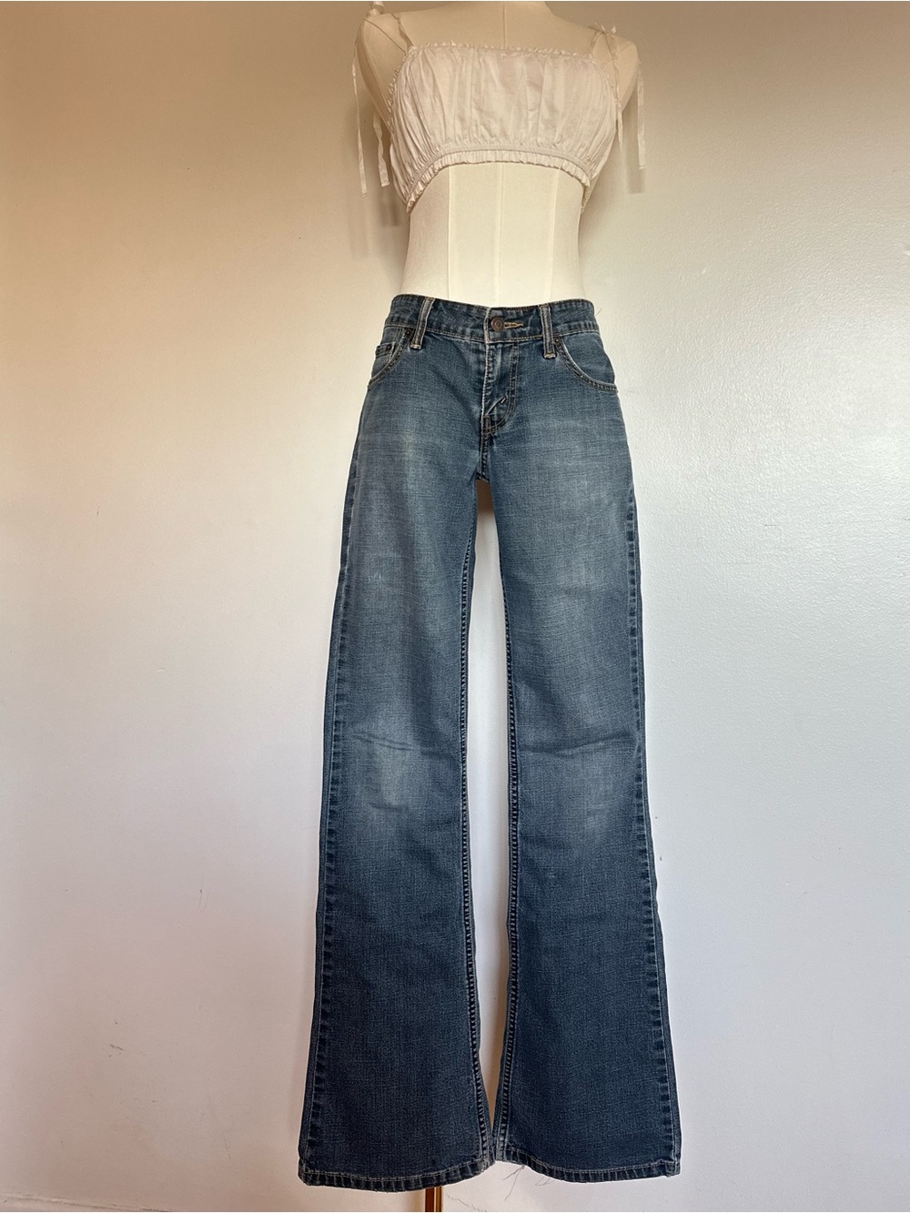 Y2K Levi’s Flare Sretch Low Rise Bootcut Dark Wash Jeans Size 3